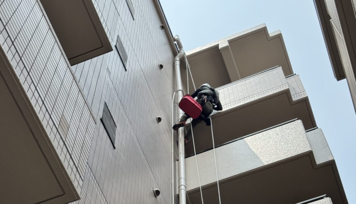 【愛知県大府市】落雷で損傷した配線をロープアクセス工法で復旧